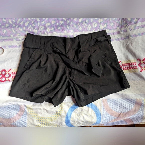 Dress shorts - Picture 1 of 4